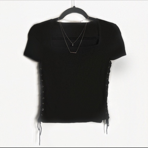 Tops - Black Cap Sleeve Lace Up Side Top!